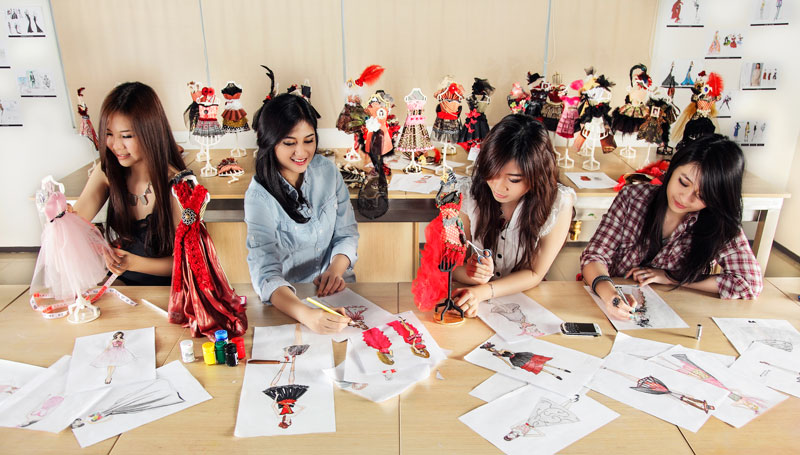 Pendidikan fashion berbasis kreativitas